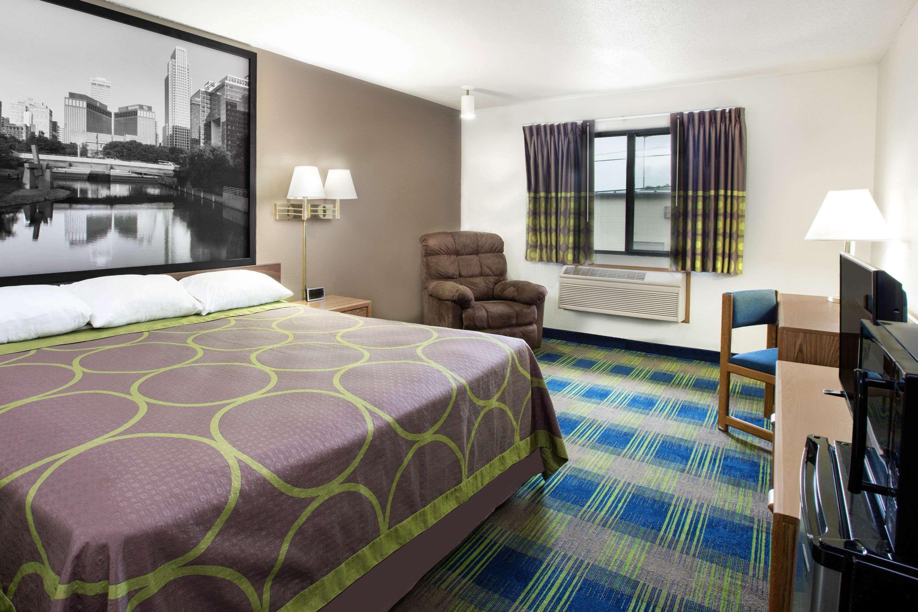 Super 8 By Wyndham Columbus Motel Eksteriør billede