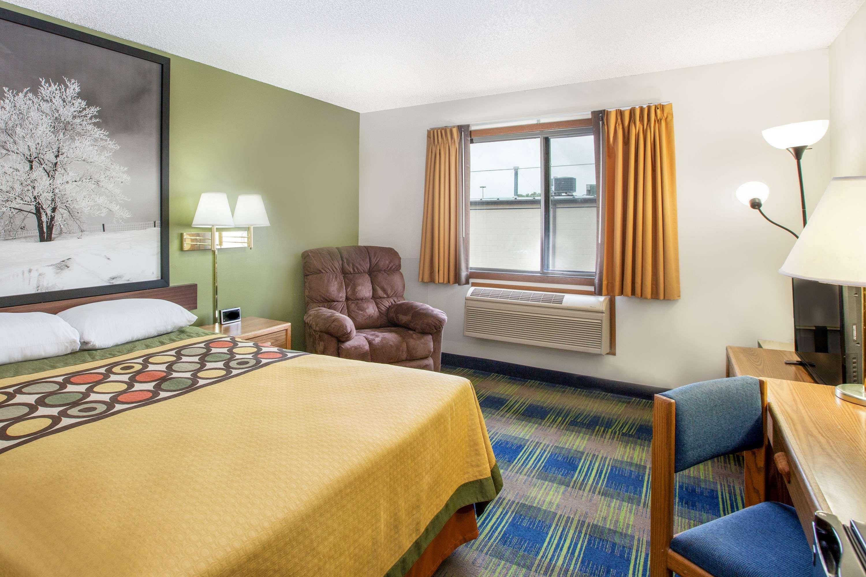 Super 8 By Wyndham Columbus Motel Eksteriør billede