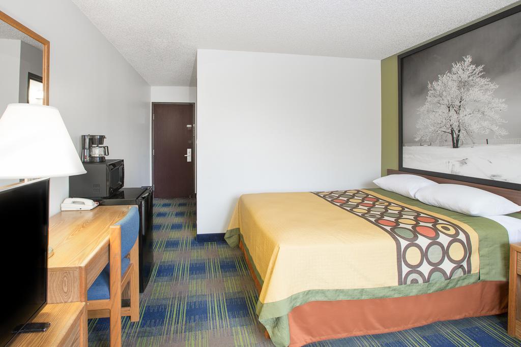 Super 8 By Wyndham Columbus Motel Eksteriør billede